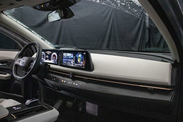 Used 2025 Nissan Ariya AWD image 15