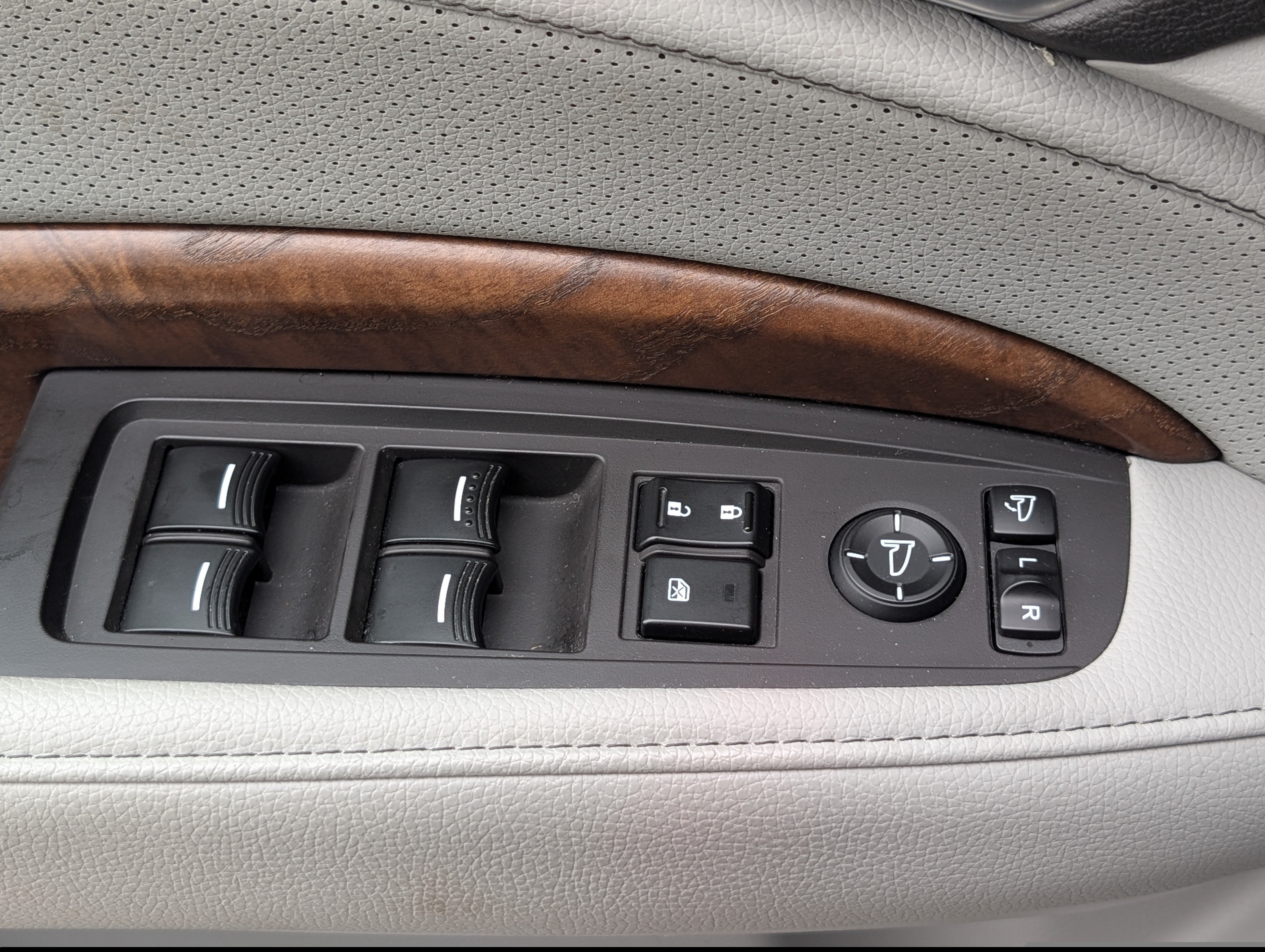 Used 2020 Acura MDX w/ Technology Package AWD/4WD image 20