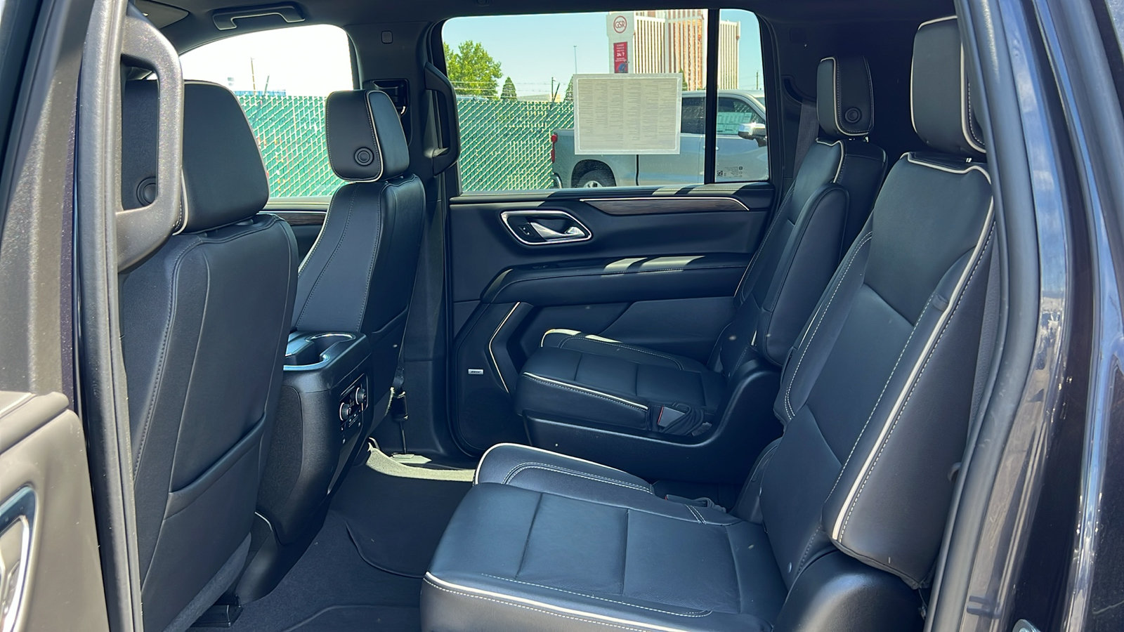 Certified 2023 Chevrolet Suburban Premier AWD/4WD image 18