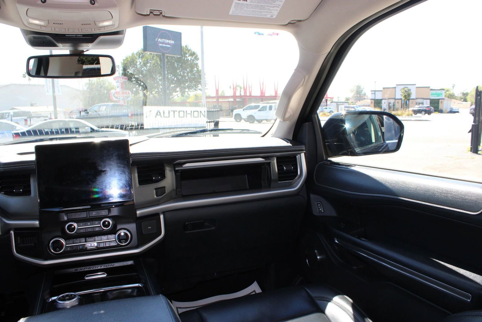 Used 2023 Ford Expedition Max XLT image 25