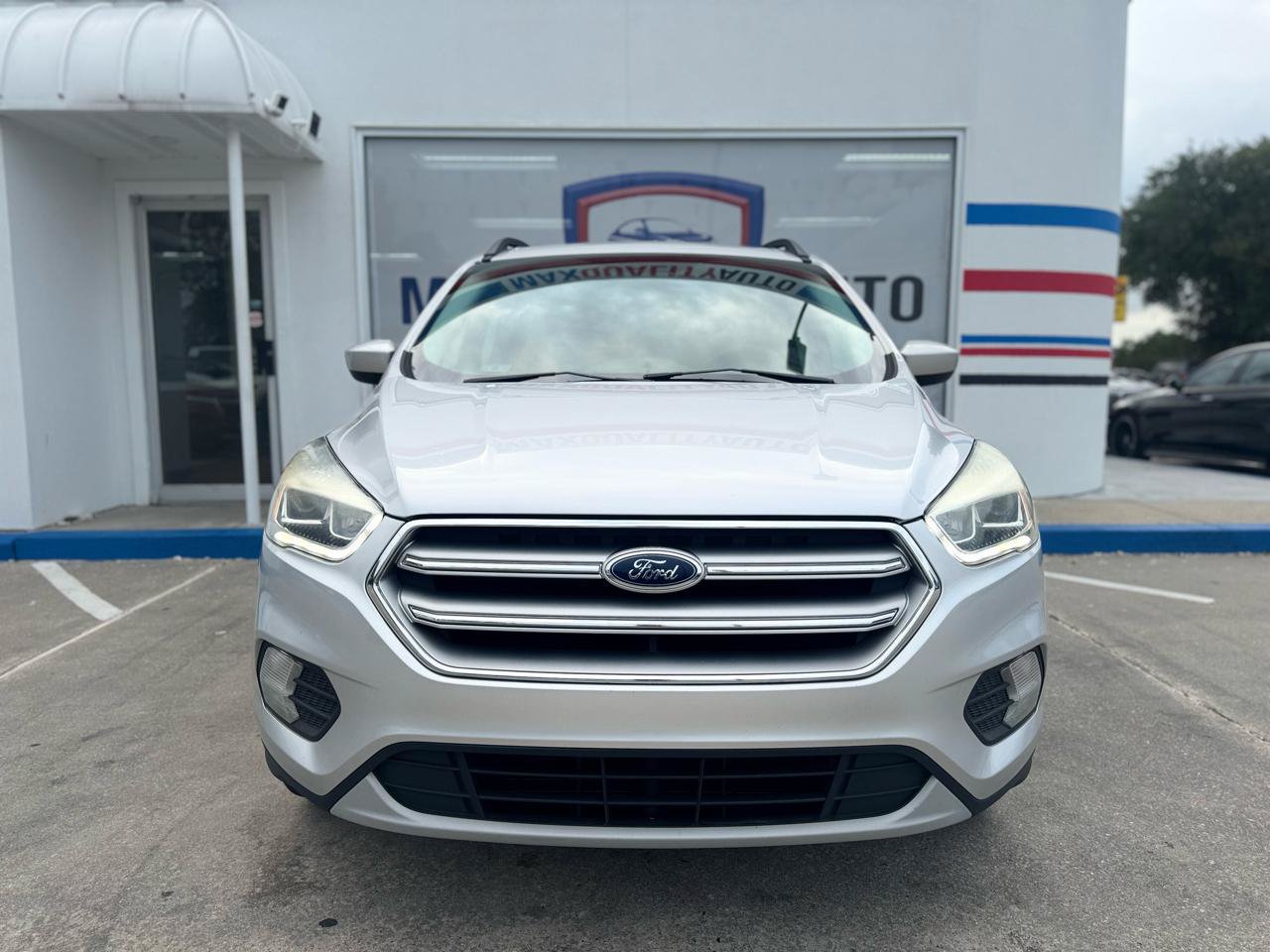 Used 2017 Ford Escape SE w/ Equipment Group 201A FWD image 7