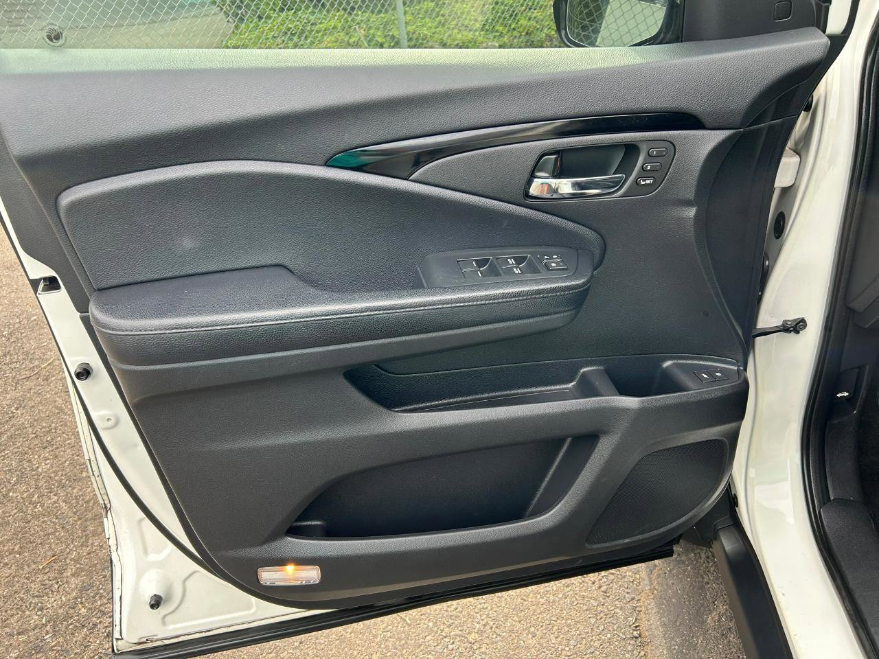 Used 2016 Honda Pilot Elite image 10