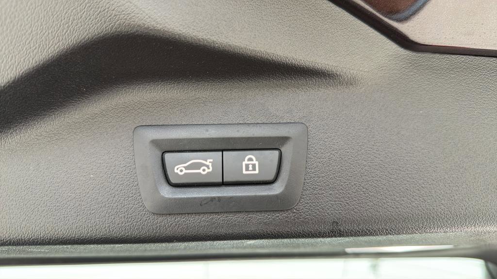 Used 2021 BMW X5 xDrive40i w/ Premium Package image 26