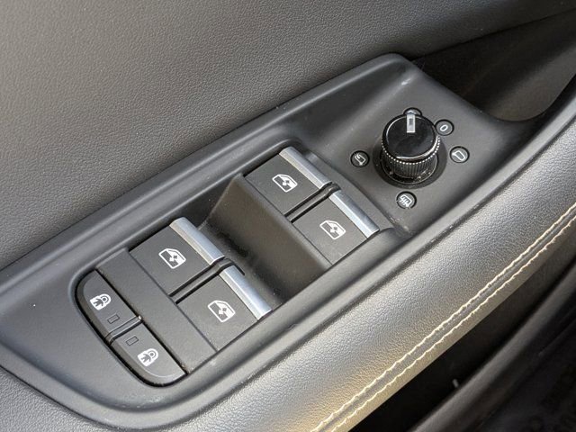 Used 2023 Audi Q8 Prestige AWD/4WD image 26