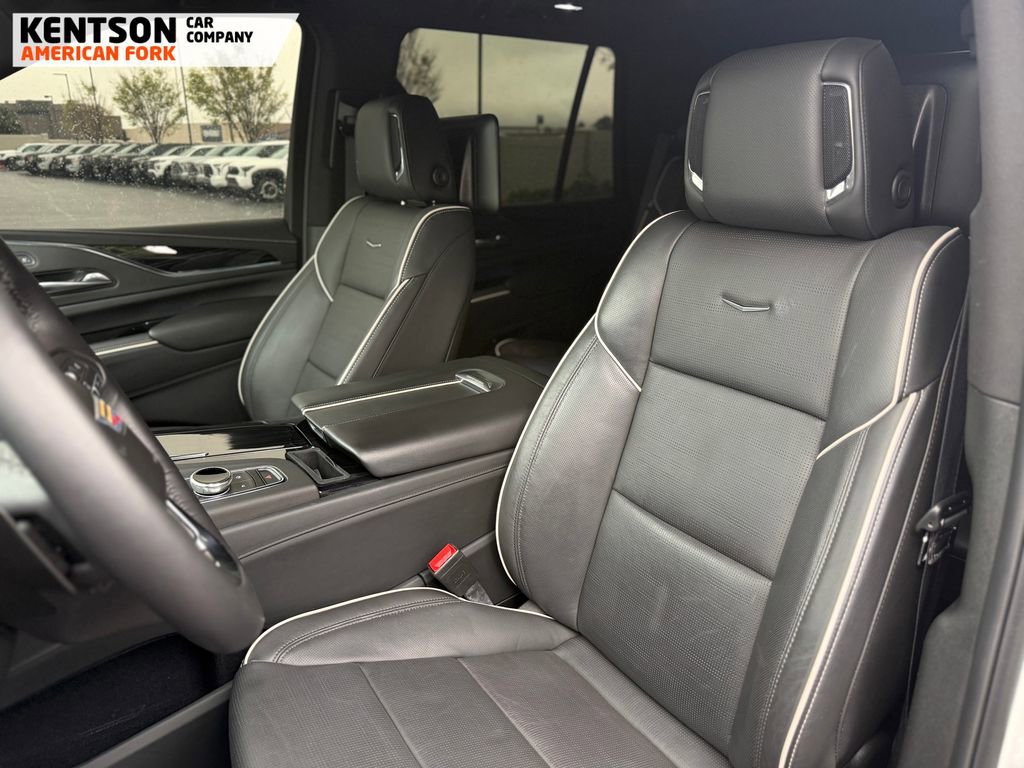 Used 2024 Cadillac Escalade Sport w/ LPO, ONYX Package image 40