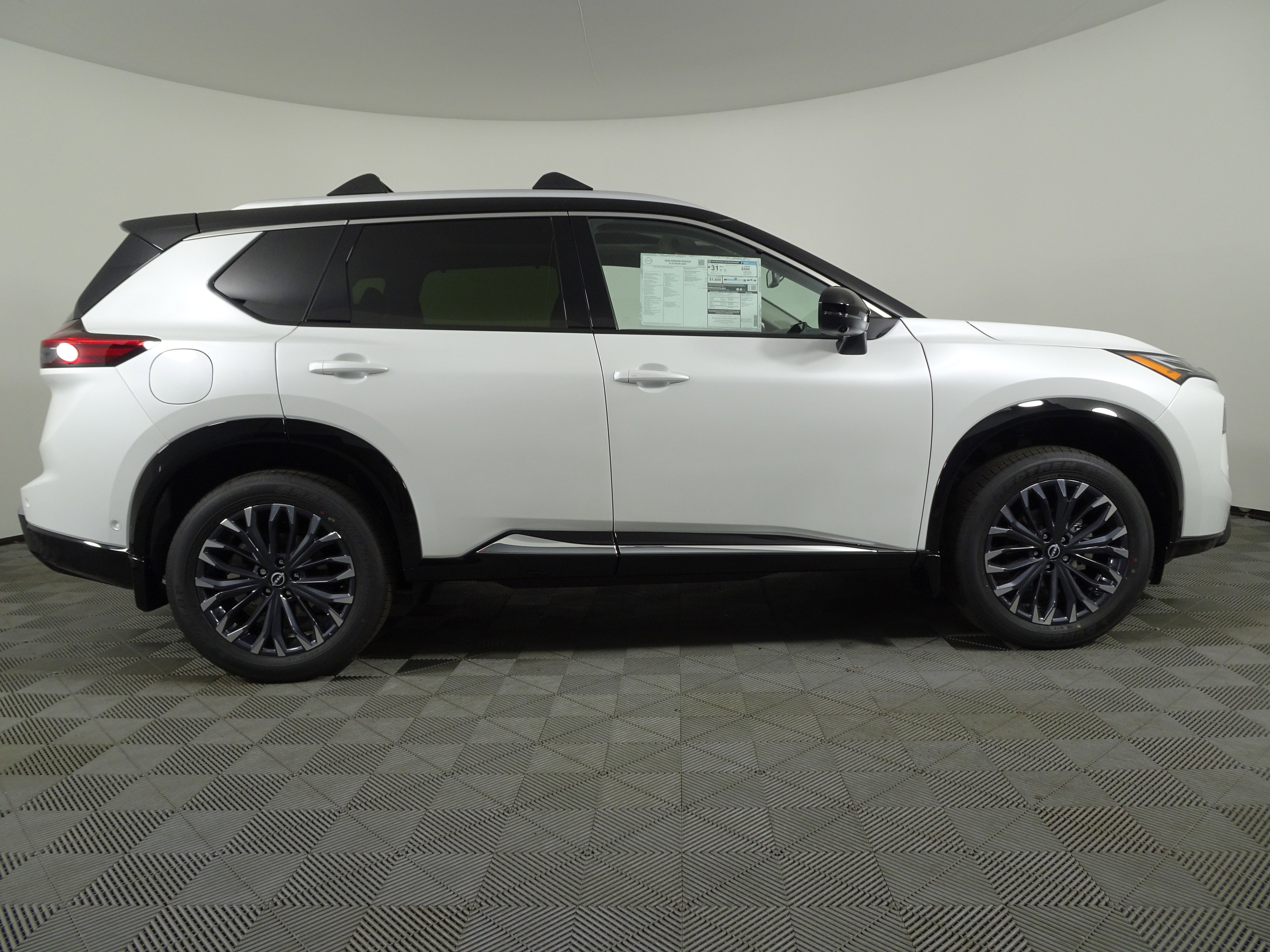New 2026 Nissan Rogue Platinum w/ Platinum Premium Package image 2