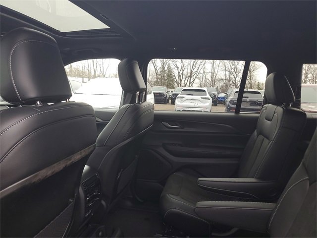 New 2025 Jeep Grand Cherokee L Altitude image 10