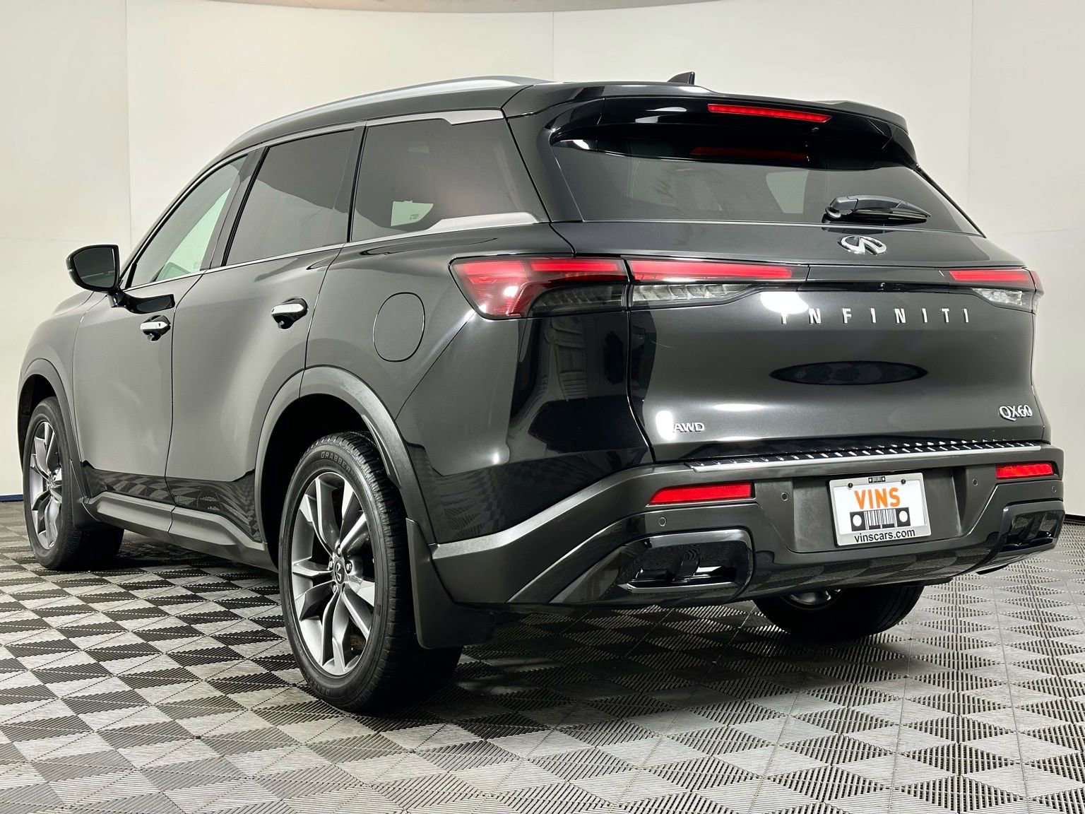 Used 2023 INFINITI QX60 Luxe w/ Cargo Package image 38