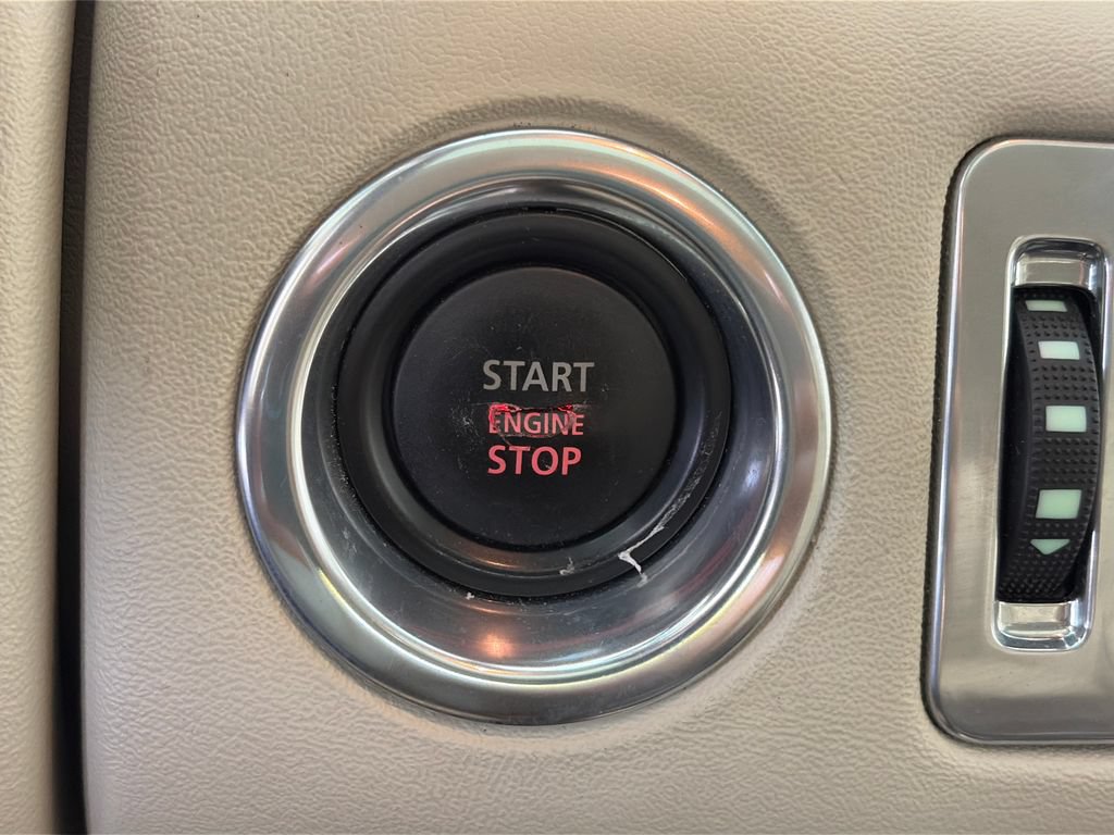 Used 2010 Land Rover Range Rover HSE AWD/4WD image 23