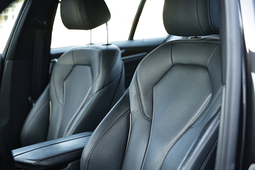 Used 2020 BMW 540i xDrive w/ Premium Package image 21