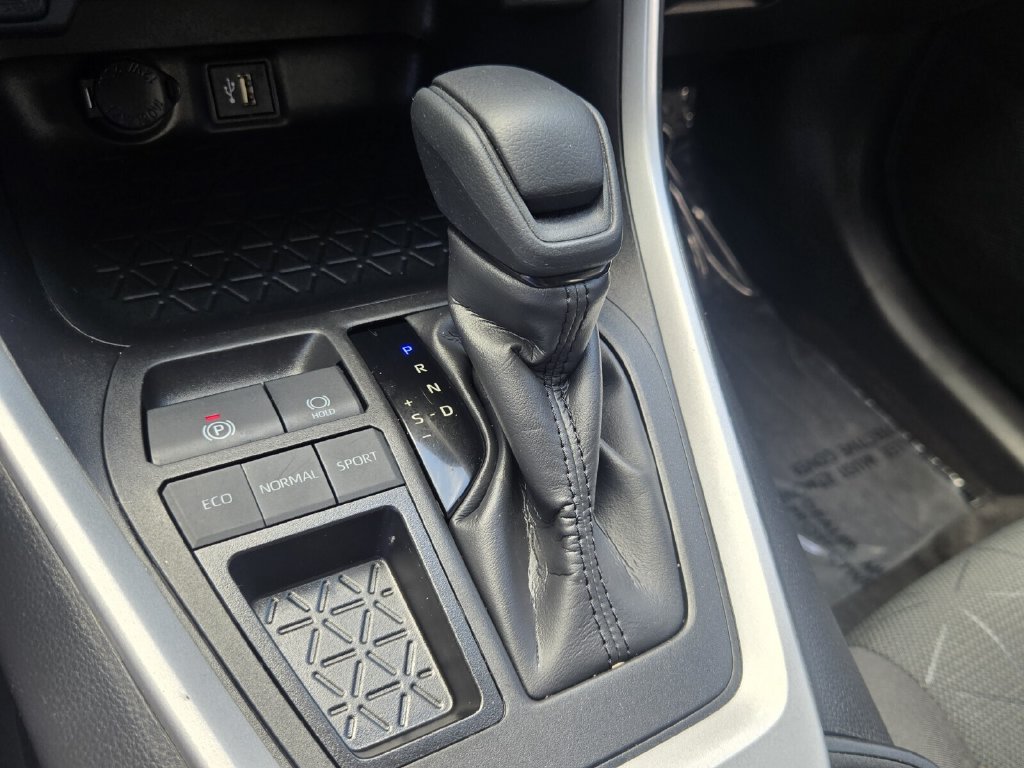 Used 2023 Toyota RAV4 XLE FWD image 19