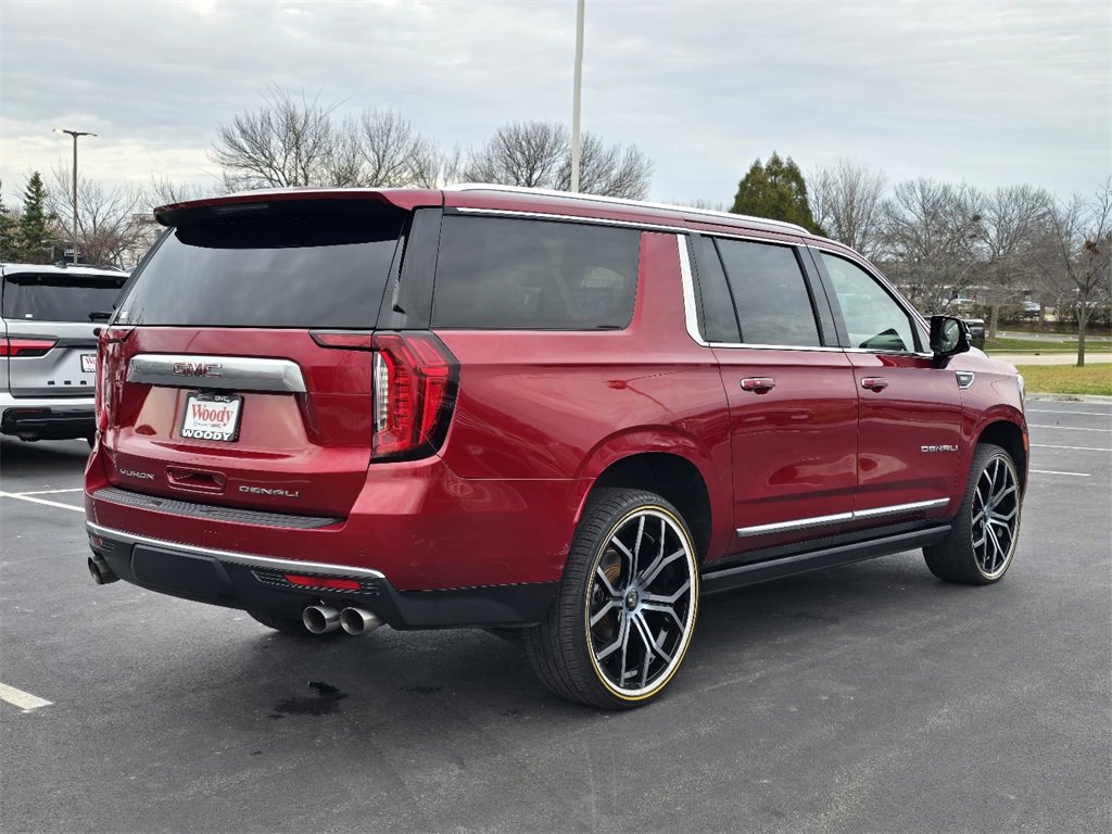 Used 2021 GMC Yukon XL Denali w/ Denali Premium Package image 8