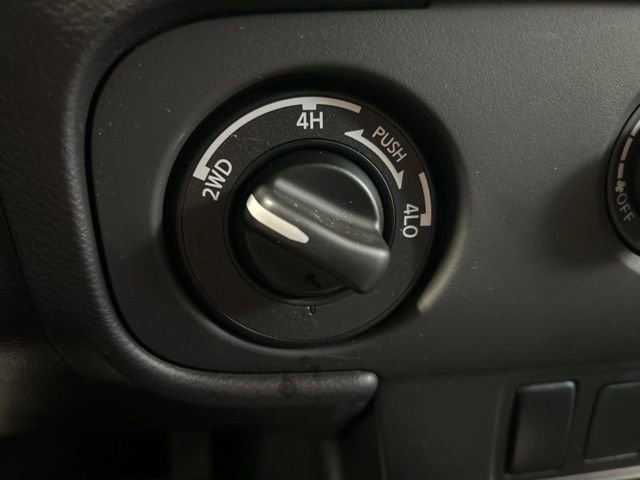 Used 2025 Nissan Frontier SV image 21