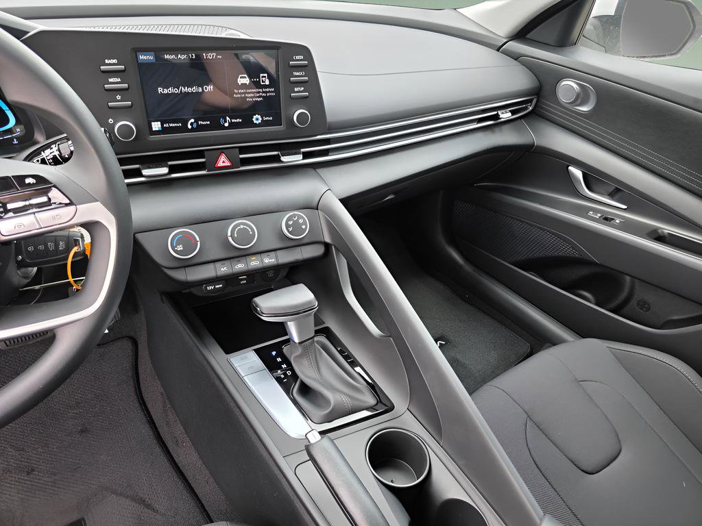 New 2026 Hyundai Elantra SE image 16