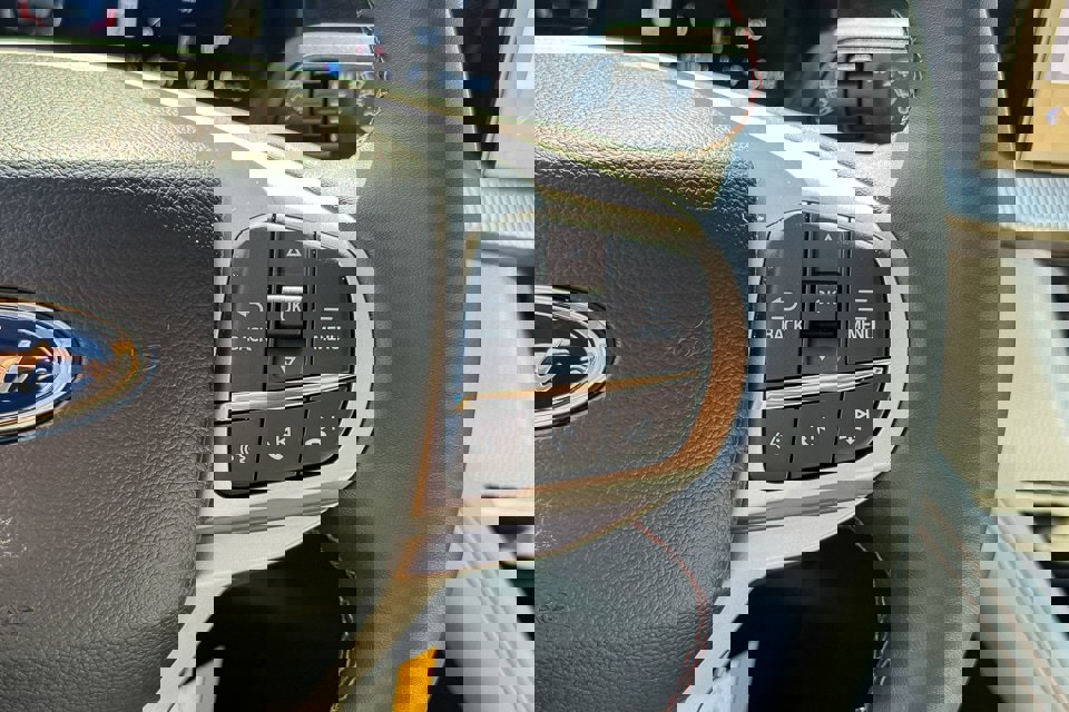 New 2025 Ford Explorer Active w/ Active Comfort Package image 28