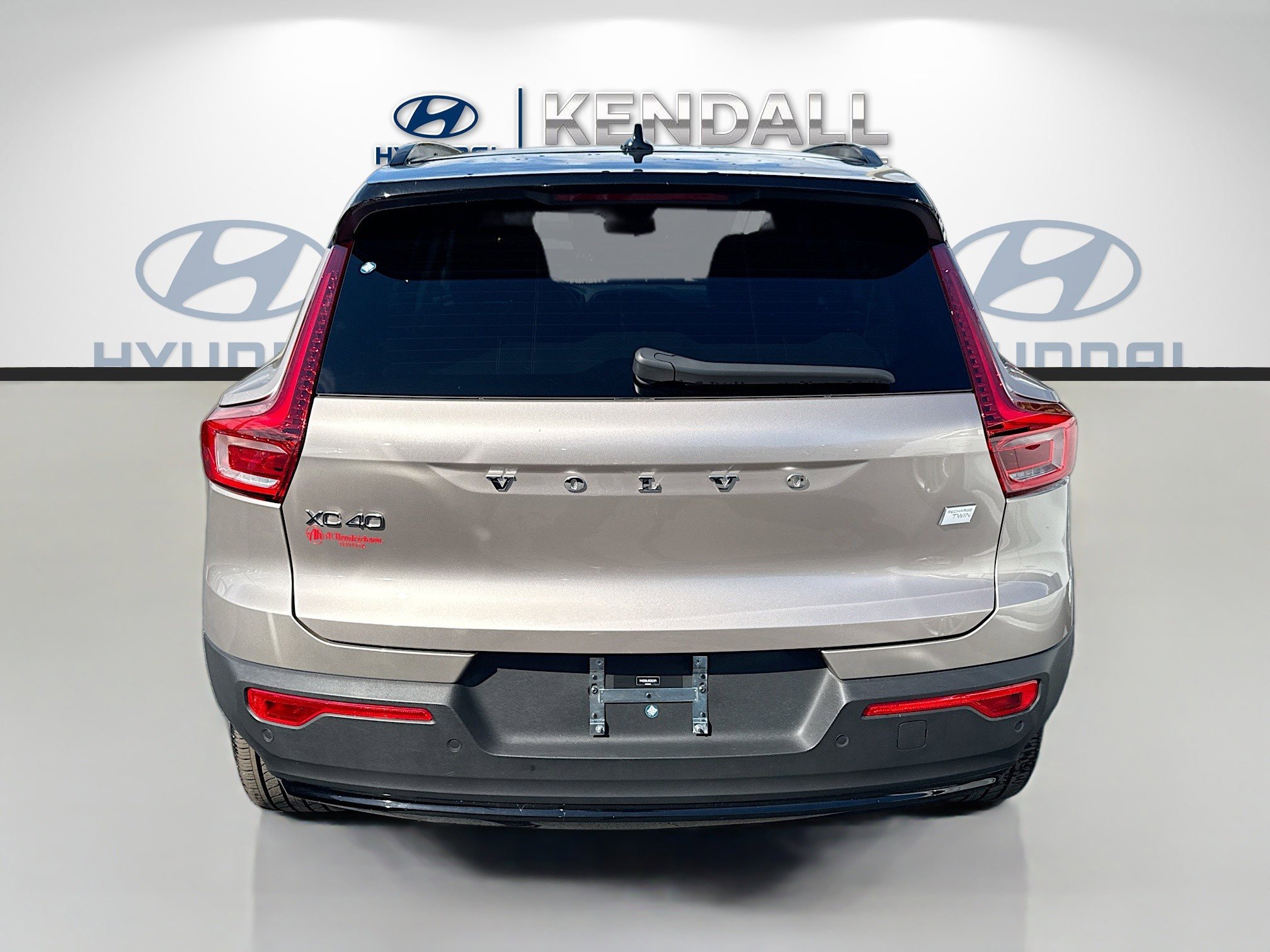 Used 2024 Volvo XC40 Recharge Plus w/ Protection Package Premier image 5