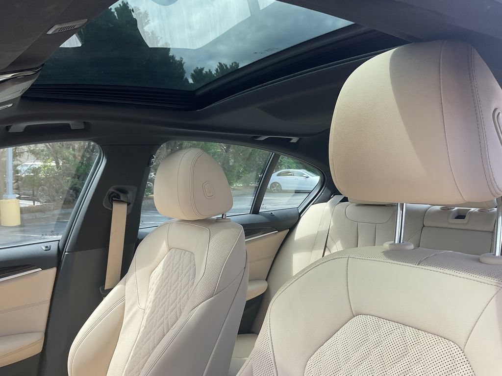 Used 2021 BMW 530i RWD image 17