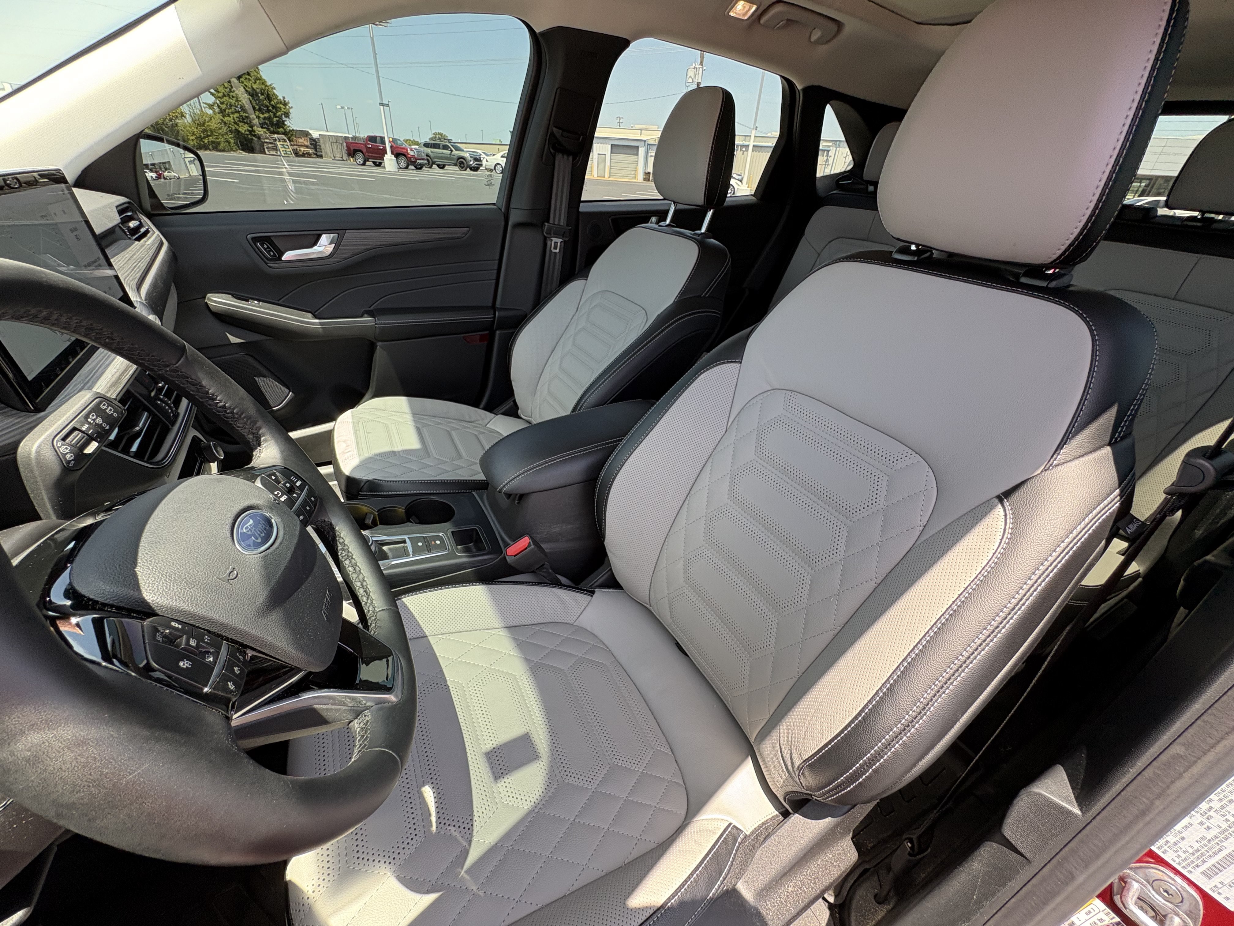 Used 2024 Ford Escape SE w/ PHEV Premium Package FWD image 7