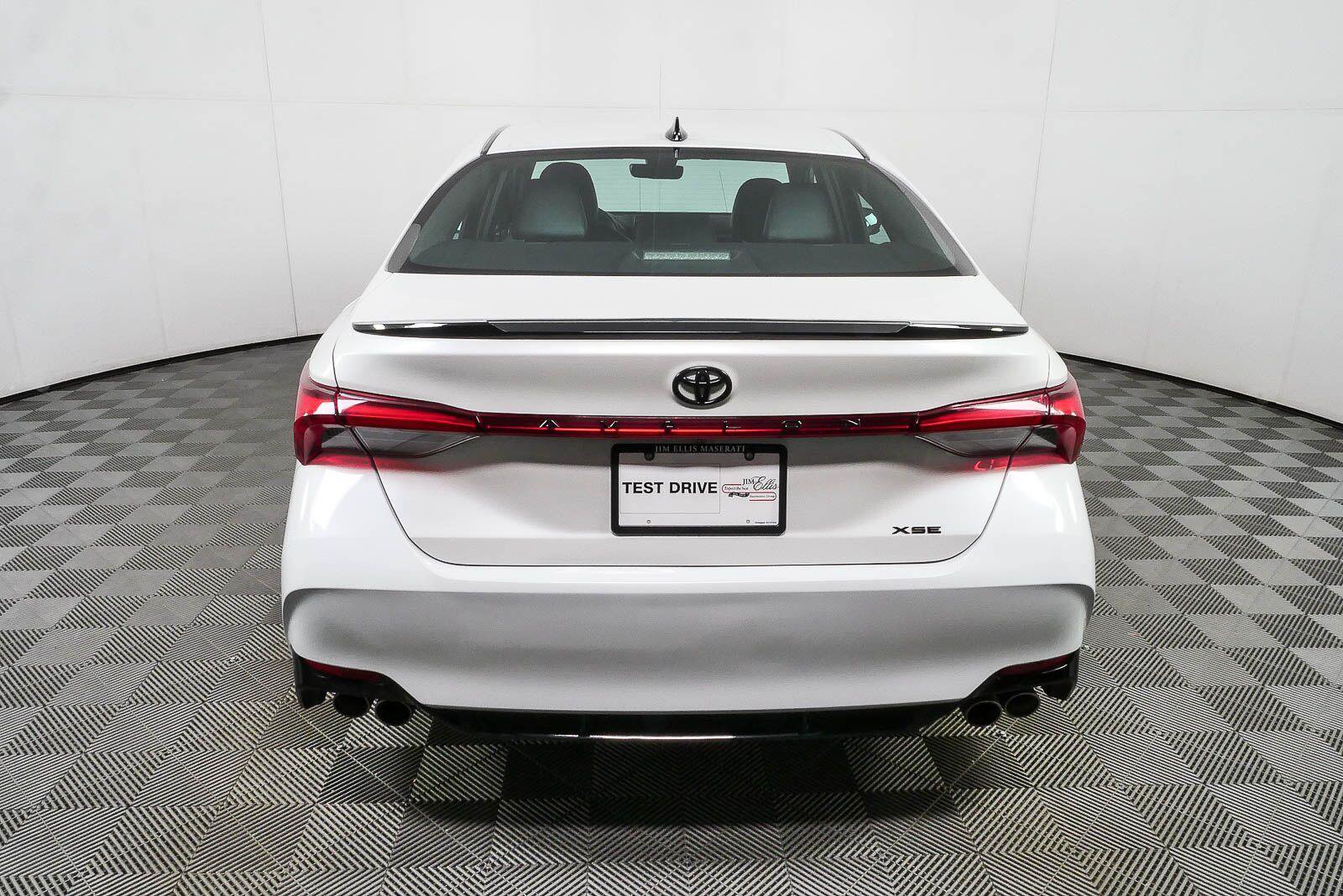 Used 2021 Toyota Avalon XSE FWD image 29