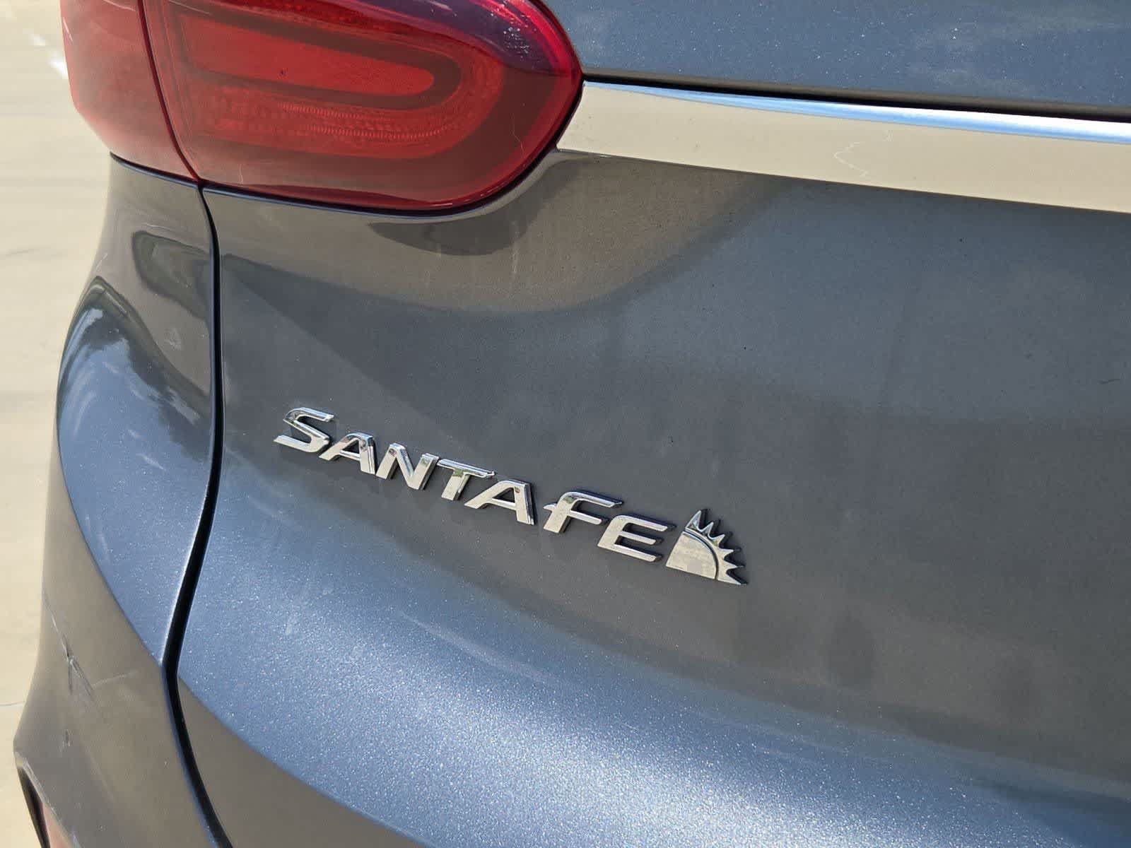 Used 2019 Hyundai Santa Fe SEL FWD image 12