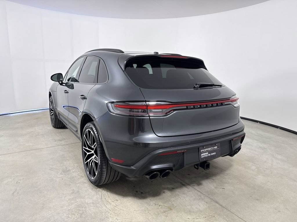 Certified 2024 Porsche Macan Turbo image 3