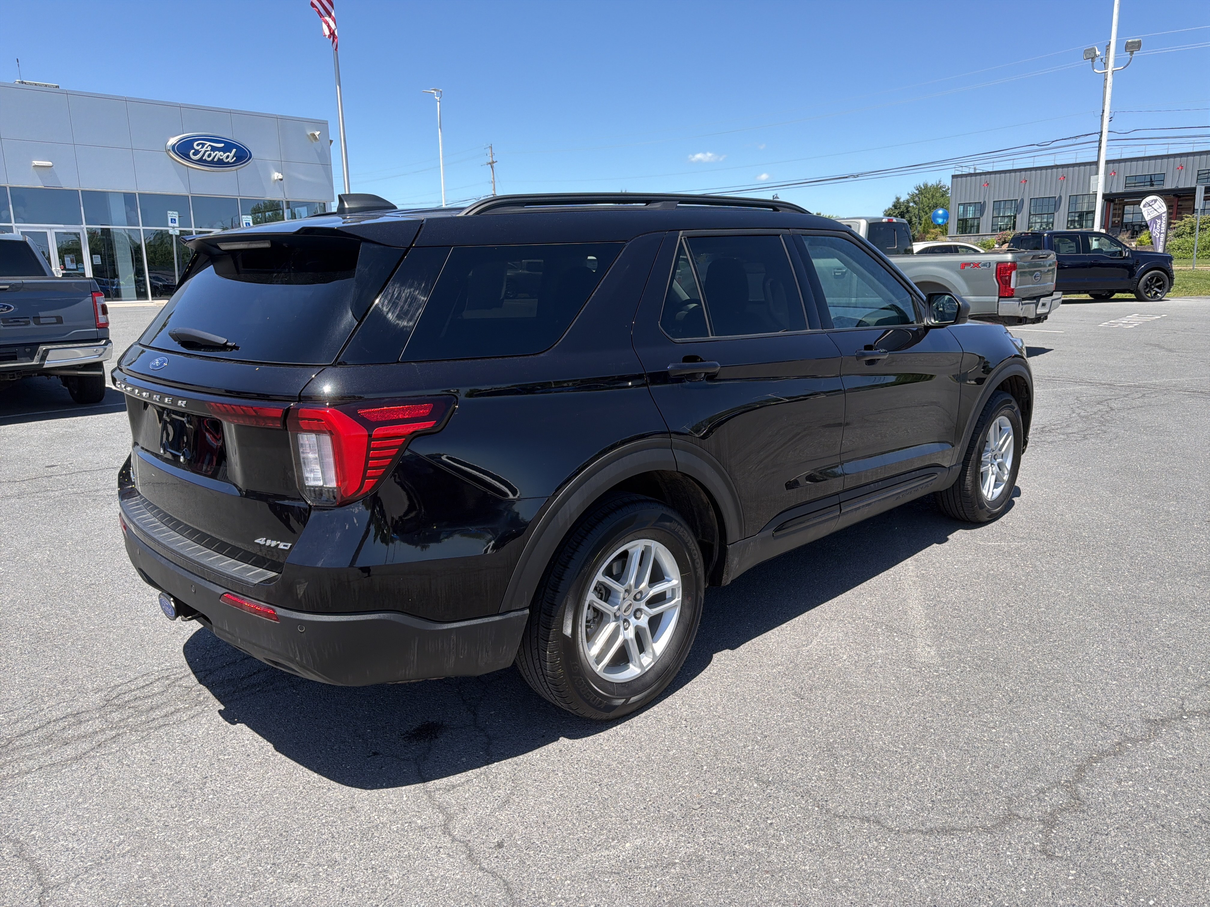 Certified 2026 Ford Explorer Active AWD/4WD image 3
