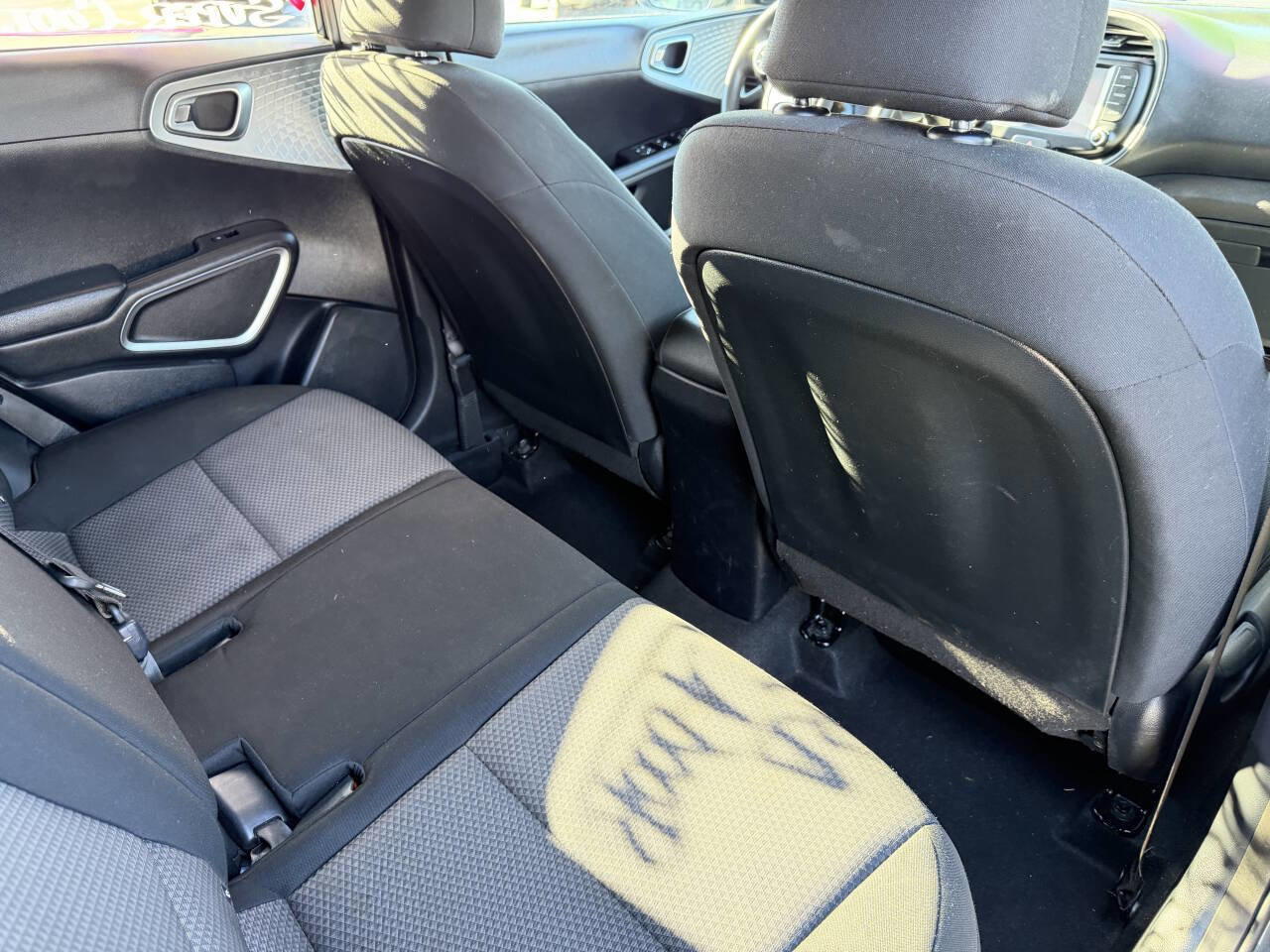 Used 2023 Kia Soul LX image 11