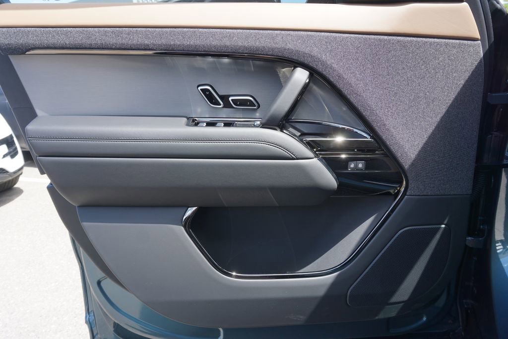 New 2025 Land Rover Range Rover Sport Dynamic SE image 17