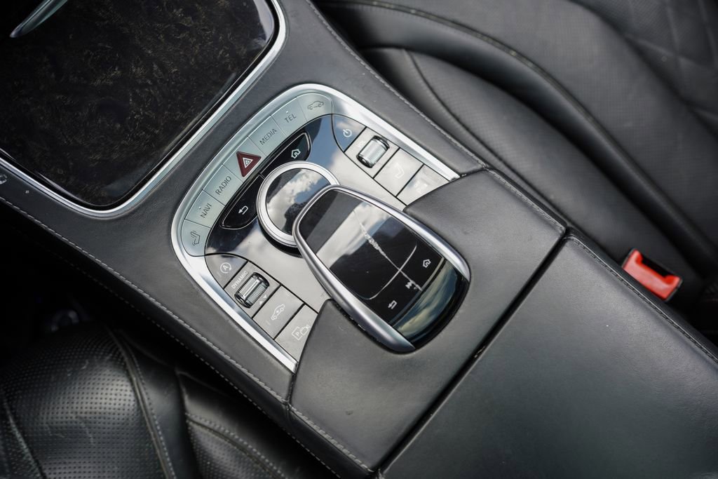Used 2018 Mercedes-Benz S 560 Sedan w/ AMG Line Exterior image 32