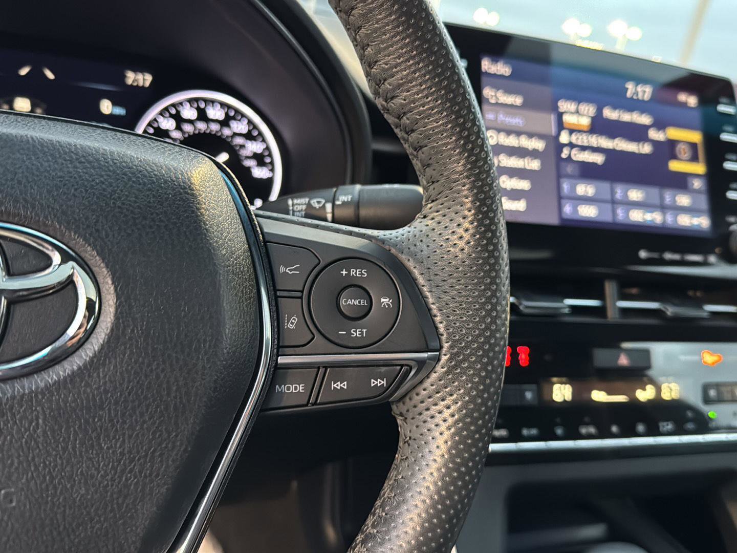 Certified 2022 Toyota Avalon Limited w/ Advanced Safety Package image 19