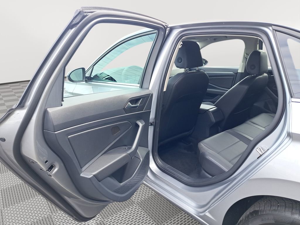 Used 2024 Volkswagen Jetta SE image 13