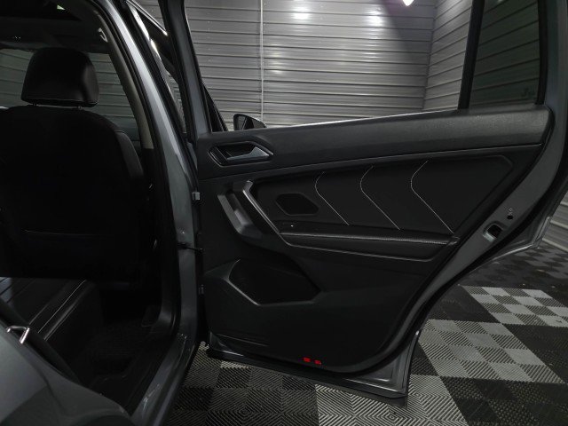 Used 2022 Volkswagen Tiguan SE FWD image 36