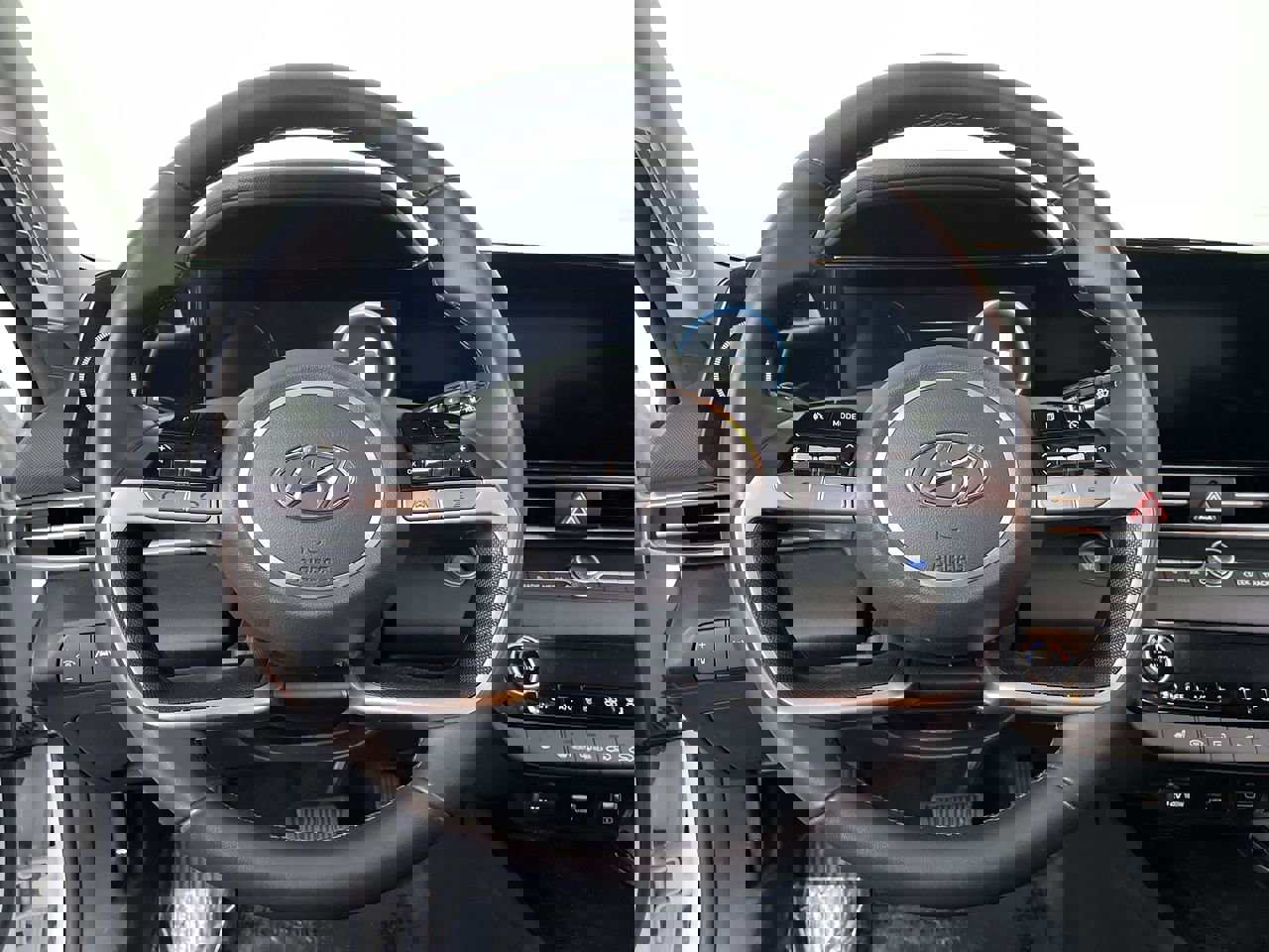 Used 2023 Hyundai Elantra SEL w/ Convenience Package image 13