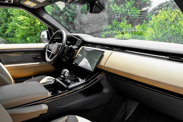 New 2026 Land Rover Range Rover Sport SE AWD/4WD image 18
