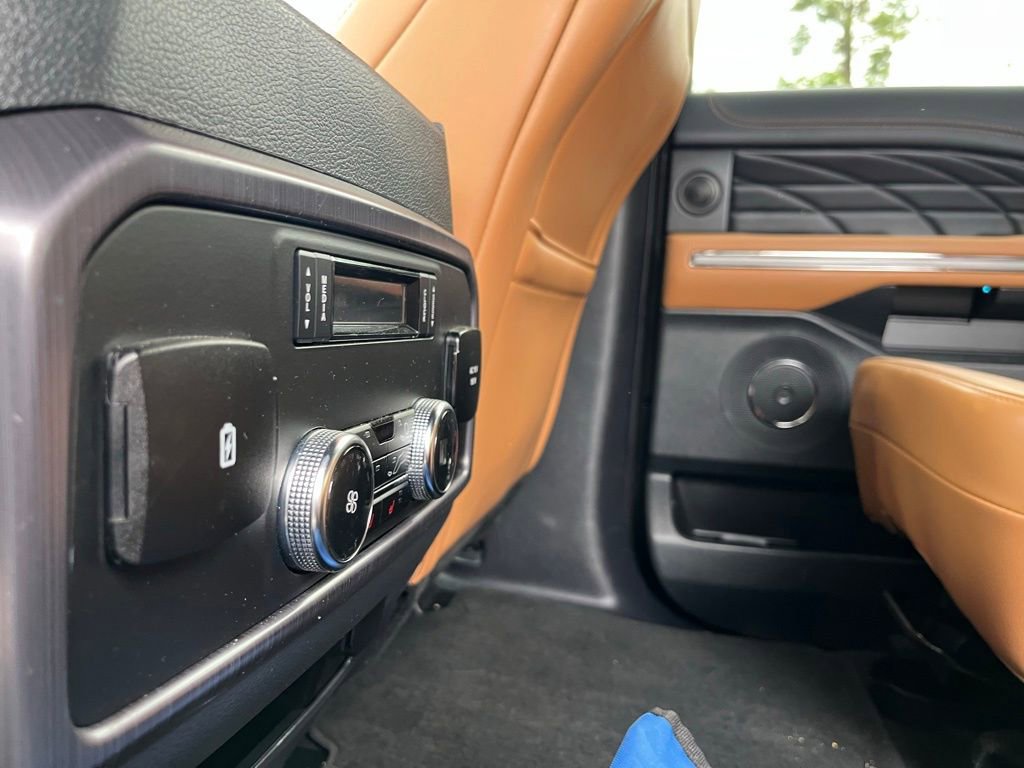 Used 2024 Ford Expedition Max Platinum RWD image 14