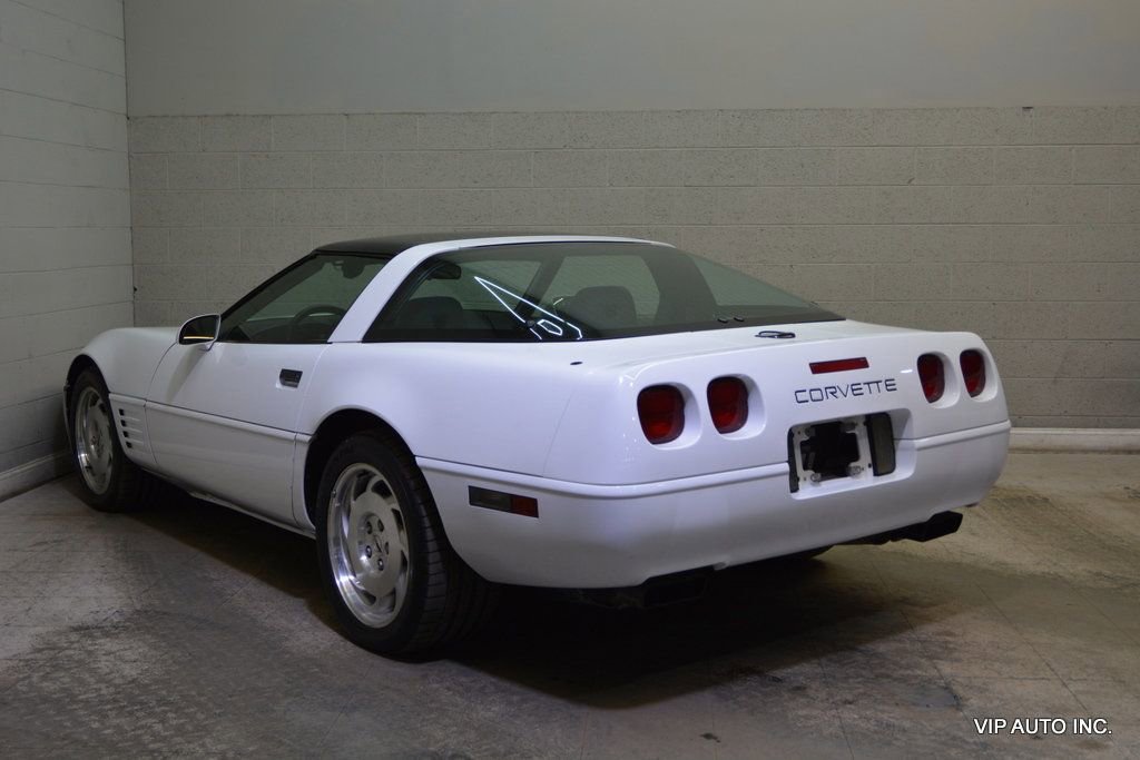 Used 1994 Chevrolet Corvette Coupe image 3