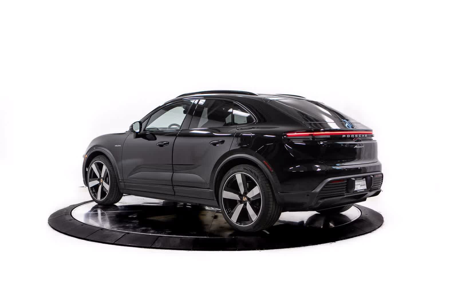 Certified 2025 Porsche Macan 4 Electric AWD/4WD image 3