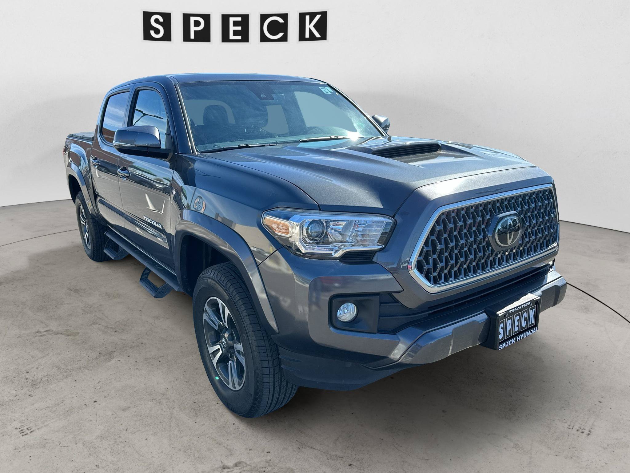 Used 2019 Toyota Tacoma TRD Sport AWD/4WD image 7