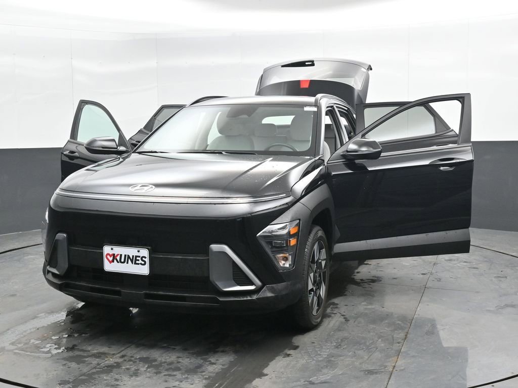Used 2024 Hyundai Kona SEL AWD/4WD image 48