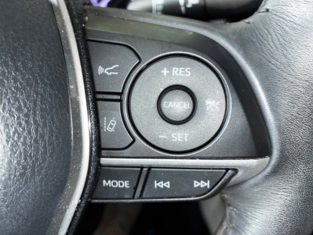 Used 2022 Toyota Camry XLE FWD image 19