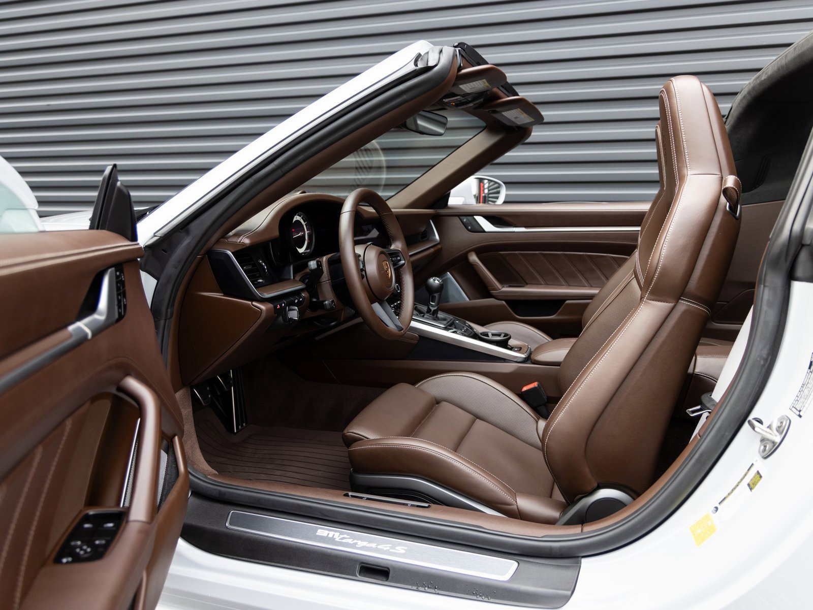 Used 2024 Porsche 911 Targa 4S w/ Premium Package image 25