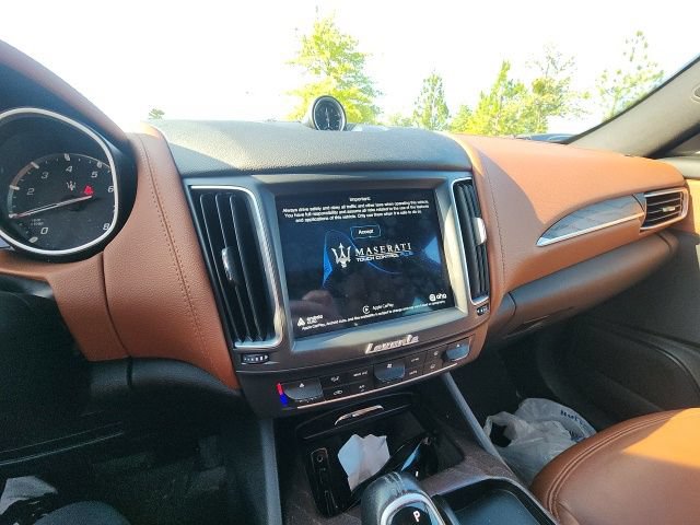 Used 2017 Maserati Levante AWD/4WD image 28