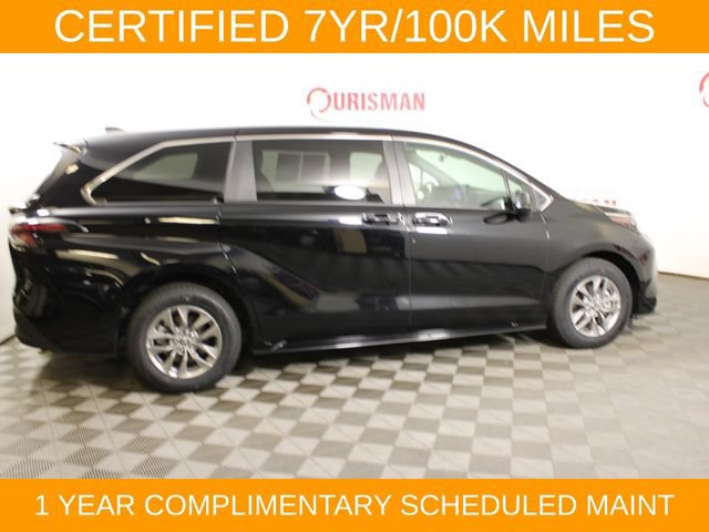 Used 2025 Toyota Sienna LE FWD image 14