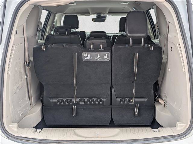 Used 2021 Chrysler Pacifica Touring-L w/ Uconnect Theater Family Group FWD video 4