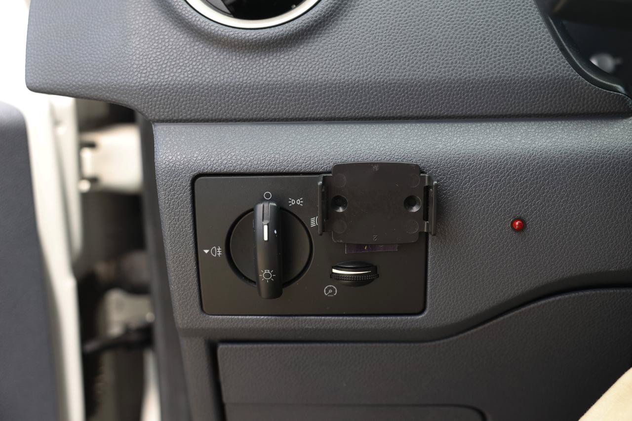 Used 2011 Ford Transit Connect XL FWD image 34