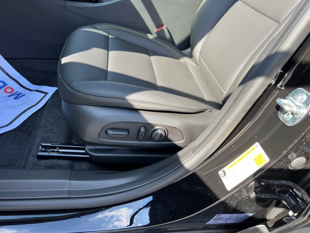 New 2025 Chevrolet Trax ACTIV w/ Driver Confidence Package image 35