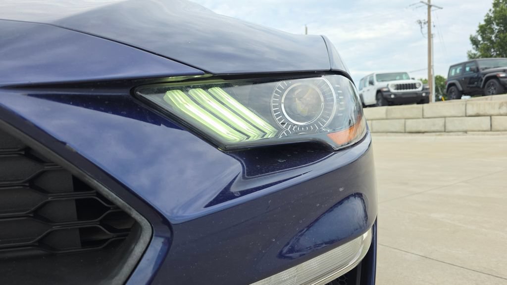 Used 2018 Ford Mustang Coupe w/ Equipment Group 101A RWD image 9