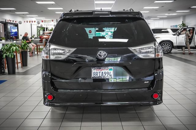 Used 2020 Toyota Sienna SE Premium FWD image 7