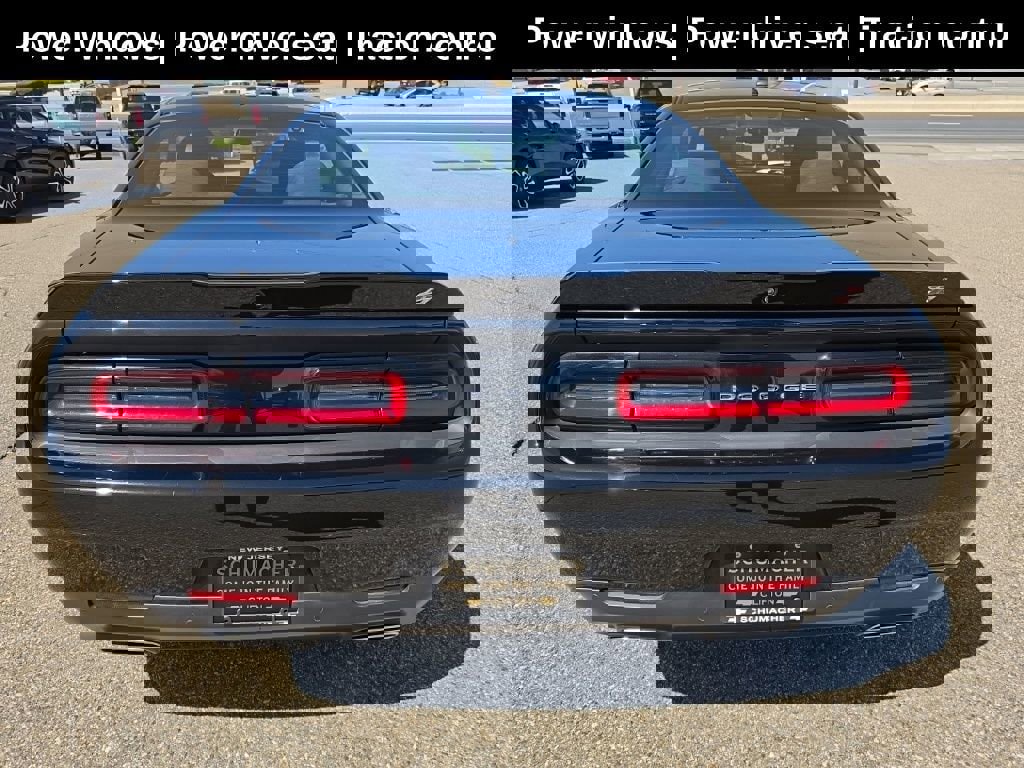 Used 2022 Dodge Challenger SXT w/ Driver Convenience Group image 4