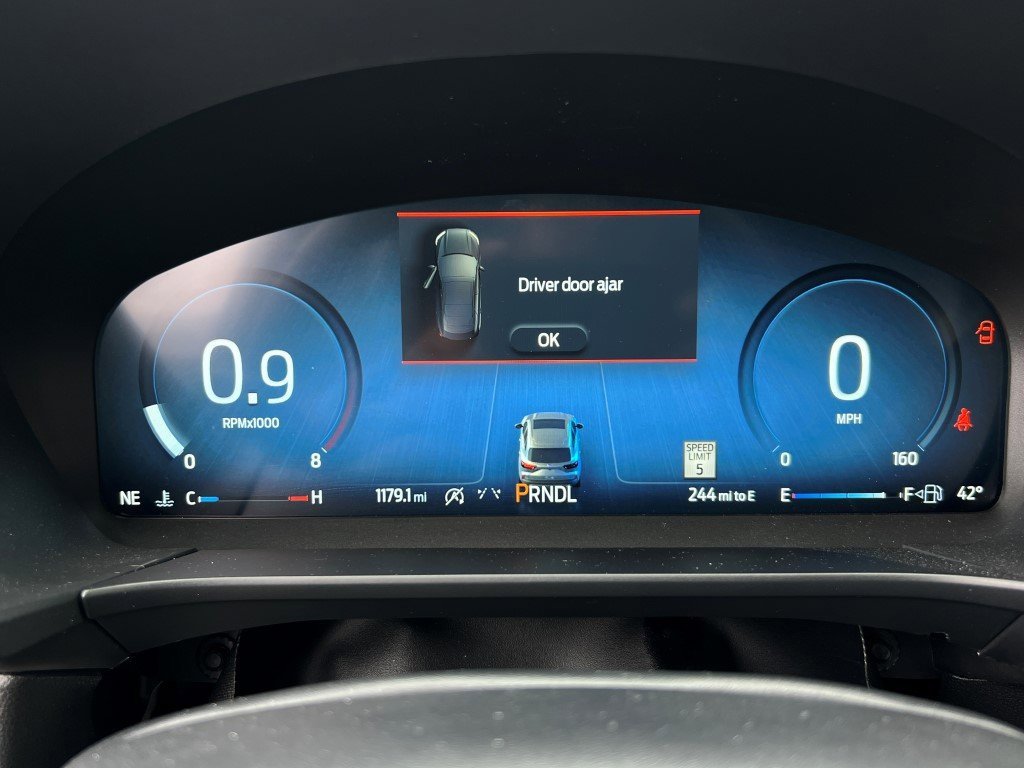 Used 2025 Ford Escape ST-Line Select w/ Tech Pack #2 image 25